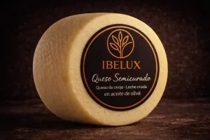 Queso semicurado en aceite de oliva